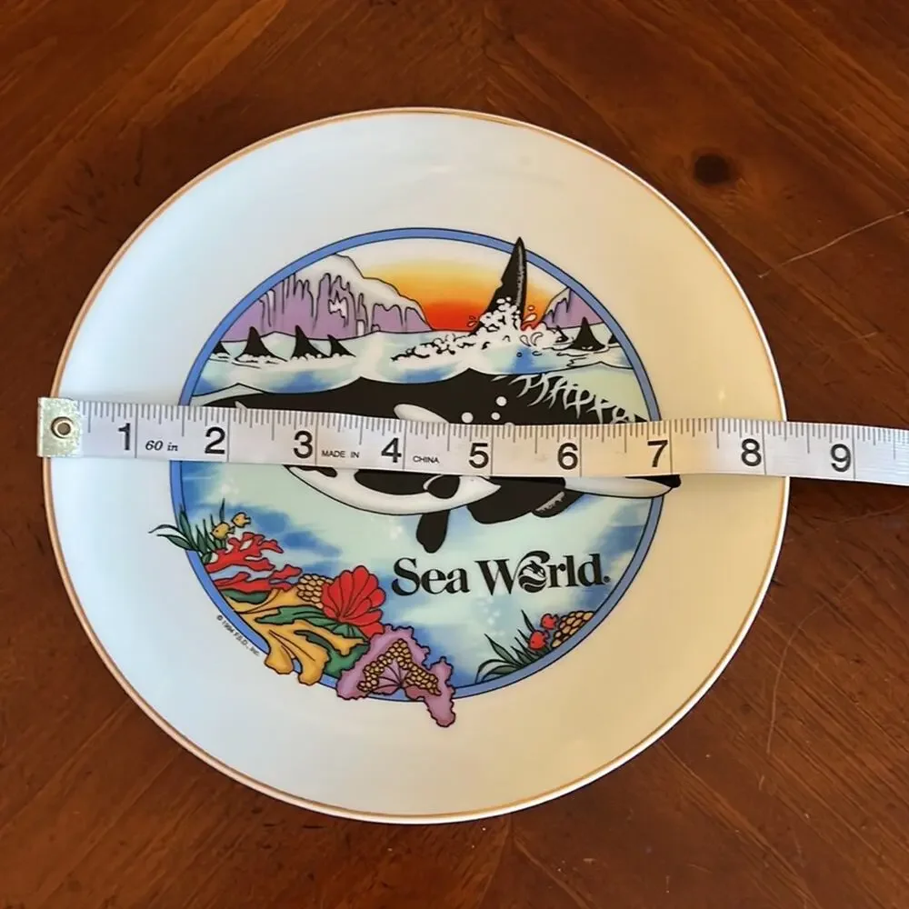 Vintage SeaWorld 90's Shamu Collectors Plate